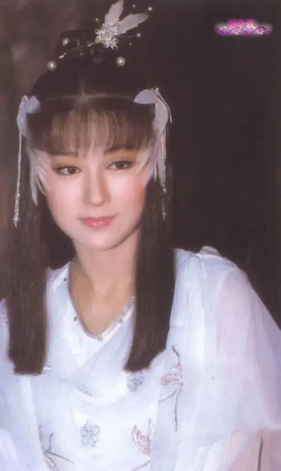 74岁潘迎紫美得像30岁，曾50岁扮演少女无违和感