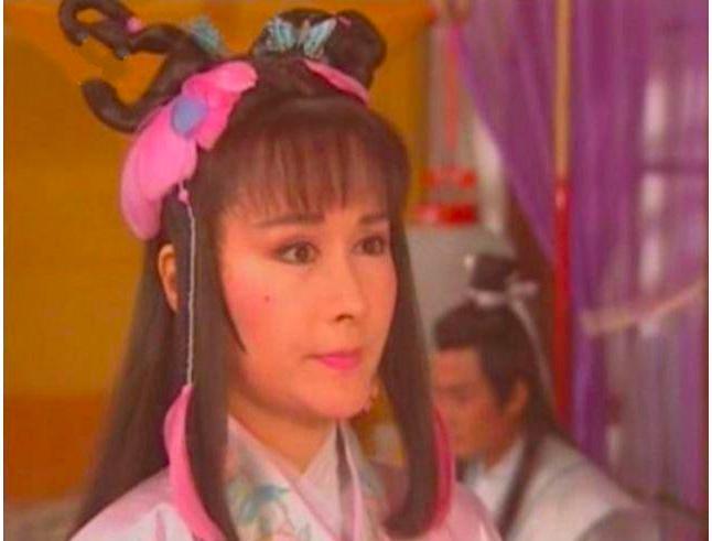 74岁潘迎紫美得像30岁，曾50岁扮演少女无违和感