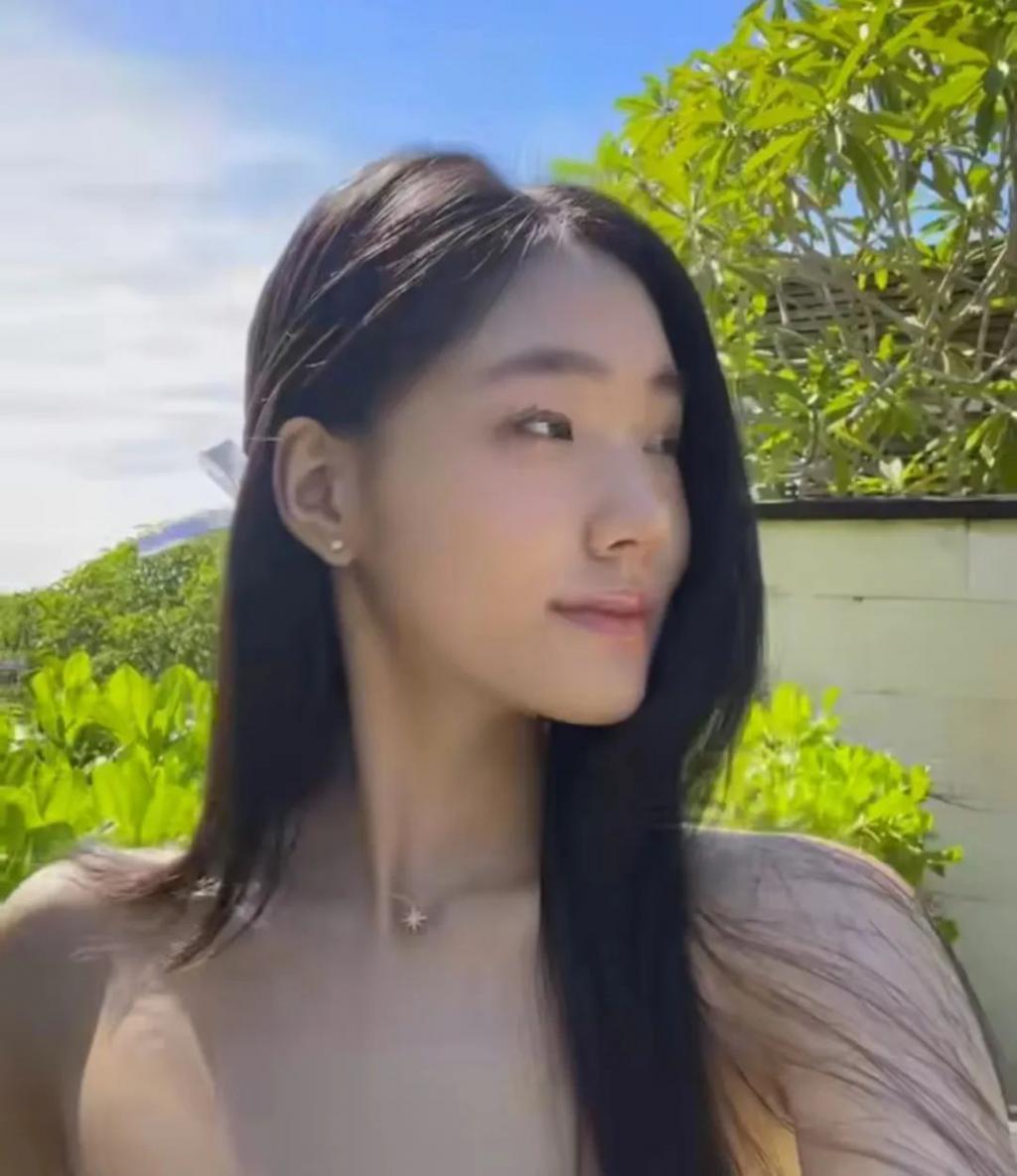 小S二女儿才16岁，却毁于重金培养出来的油腻感