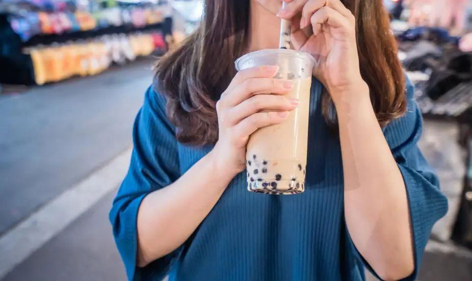 年入50亿的奶茶网红鼻祖，彻底「摆烂」了