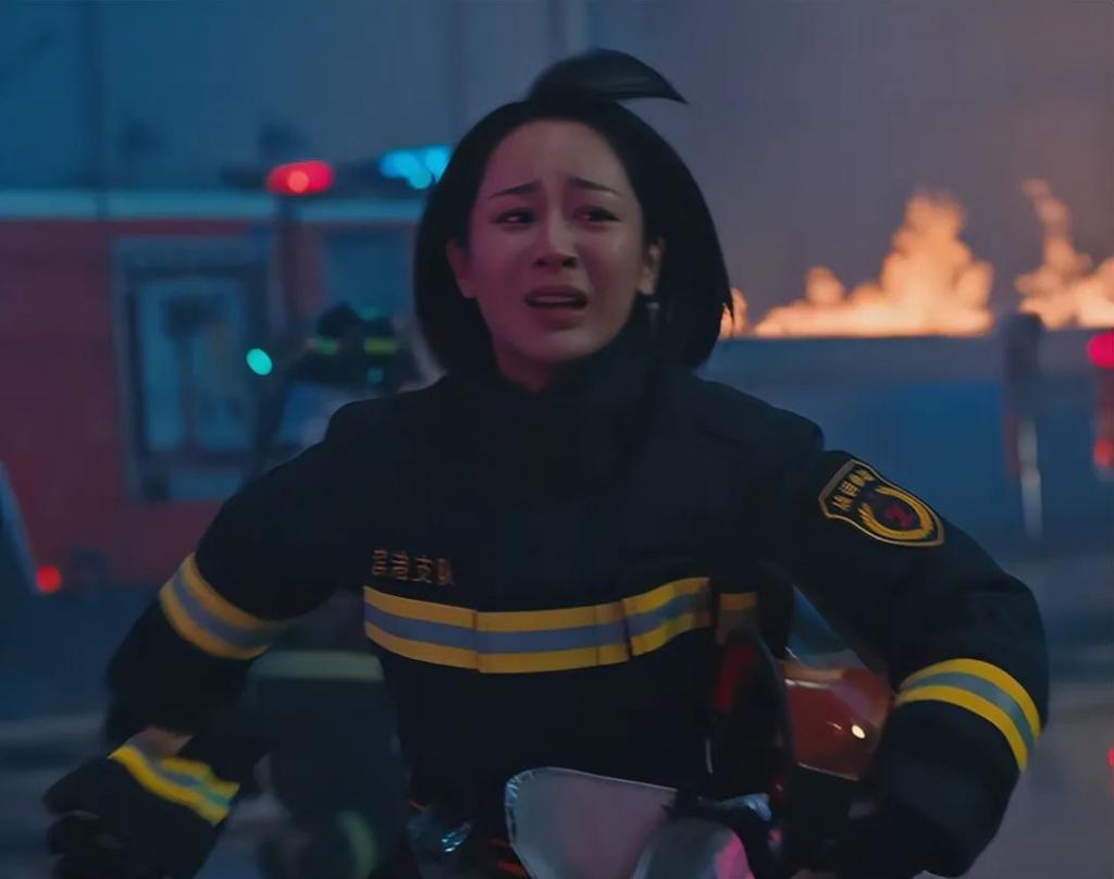 表面是八十亿票房影人，实际却挂零蛋，求求“杨紫们”别再吹了