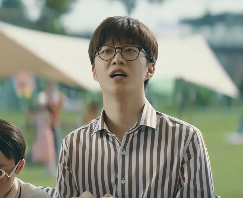 表面是八十亿票房影人，实际却挂零蛋，求求“杨紫们”别再吹了