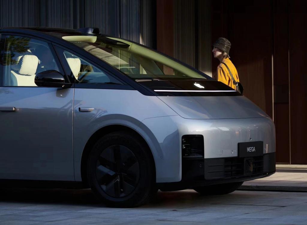 体验55.98万的理想MEGA，是台好车但确实略贵。