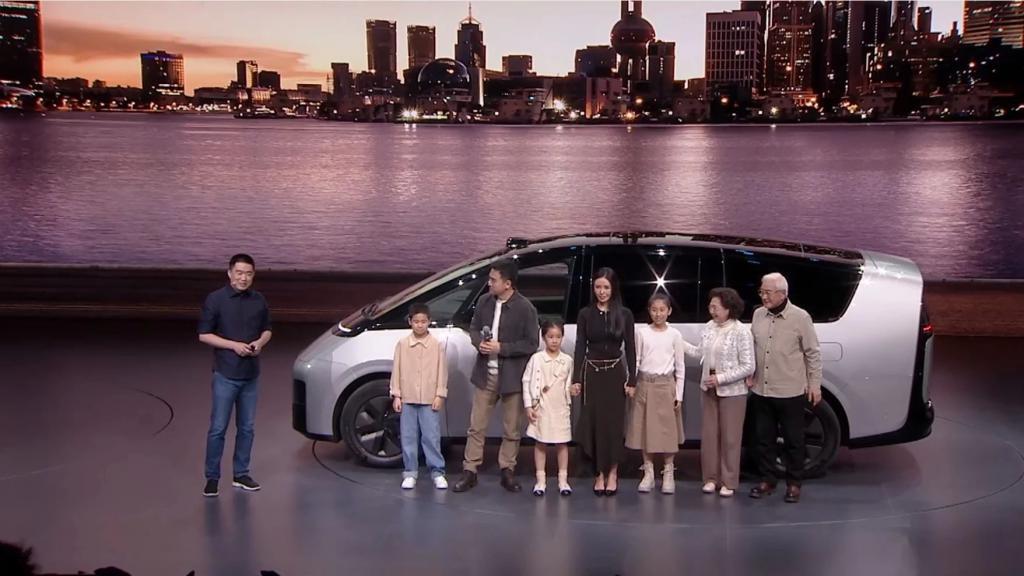 体验55.98万的理想MEGA，是台好车但确实略贵。