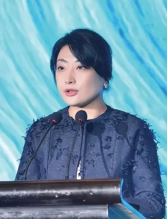 宗馥莉“抛弃”王力宏拒绝王思聪，却在父亲离世后被一众“捞男”求婚