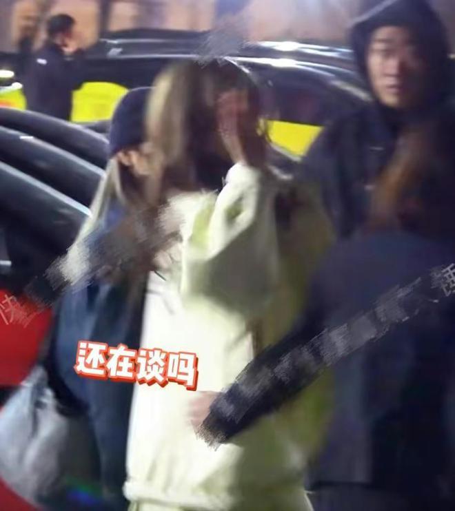 金晨携伴手礼去胡夏父母家做客超懂事，氛围融洽好事将近？