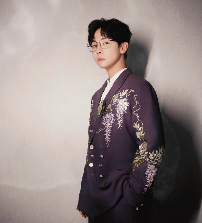 金晨携伴手礼去胡夏父母家做客超懂事，氛围融洽好事将近？