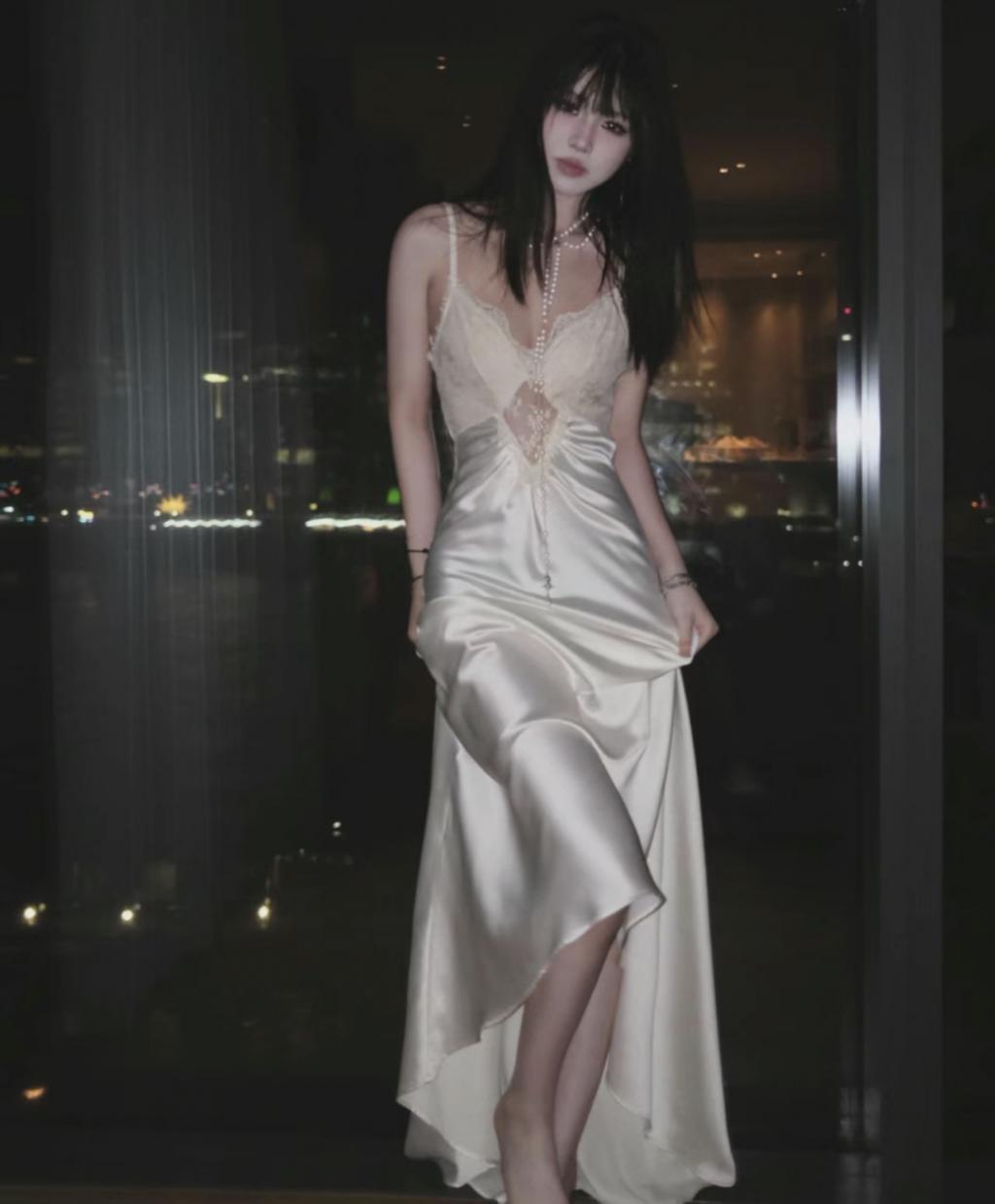 还记得汪峰的大女儿小苹果吗？开始走网红风了？