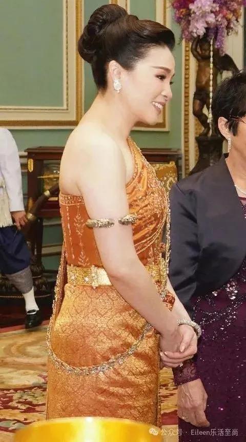 贵妃彻底失宠？9300亿王后又变美的泰王室有什么样的泼天富贵