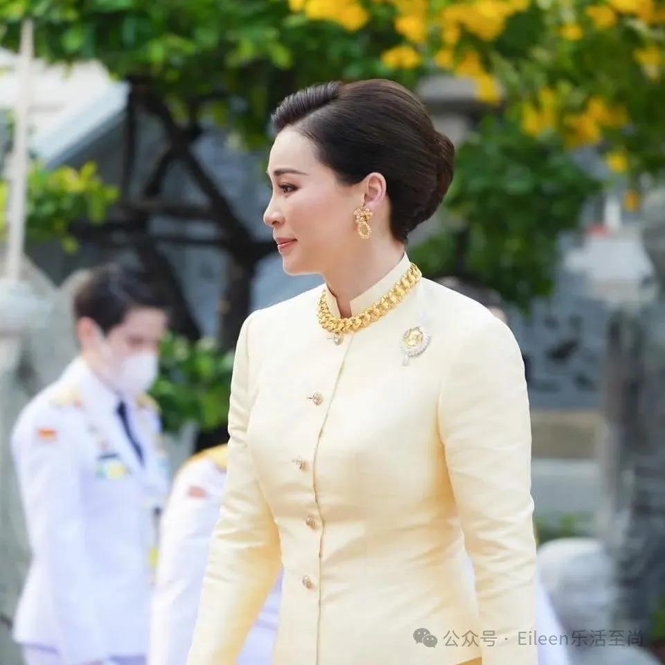 贵妃彻底失宠？9300亿王后又变美的泰王室有什么样的泼天富贵