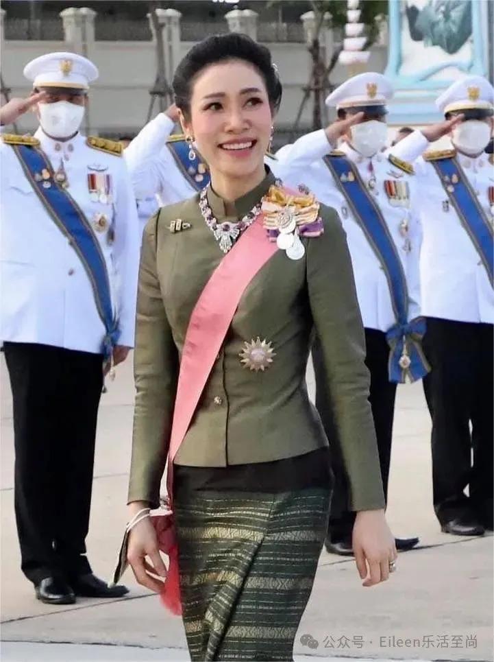 贵妃彻底失宠？9300亿王后又变美的泰王室有什么样的泼天富贵