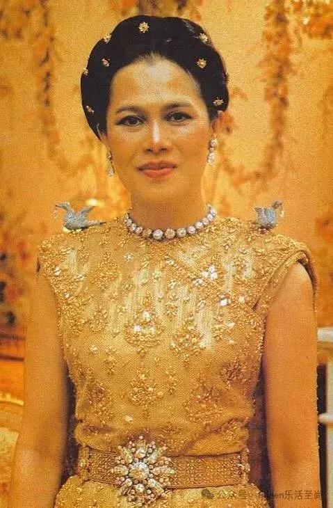 贵妃彻底失宠？9300亿王后又变美的泰王室有什么样的泼天富贵