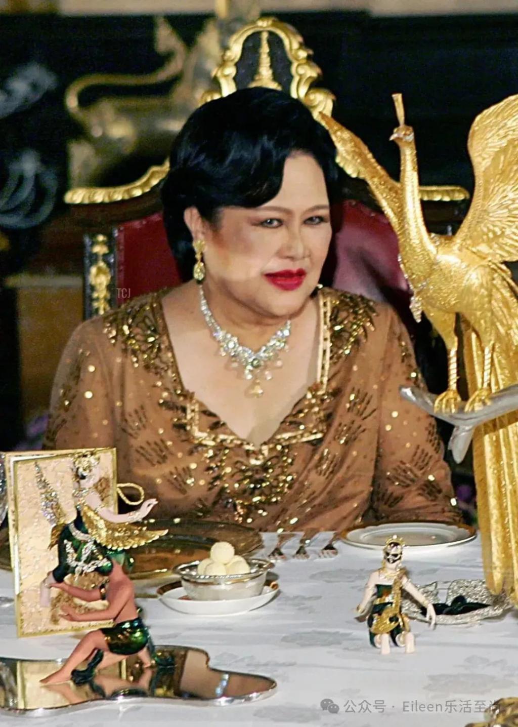 贵妃彻底失宠？9300亿王后又变美的泰王室有什么样的泼天富贵