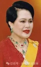 贵妃彻底失宠？9300亿王后又变美的泰王室有什么样的泼天富贵