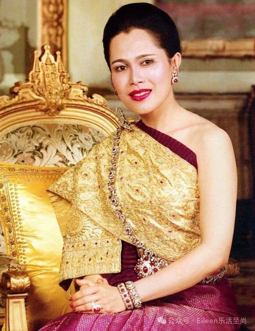 贵妃彻底失宠？9300亿王后又变美的泰王室有什么样的泼天富贵