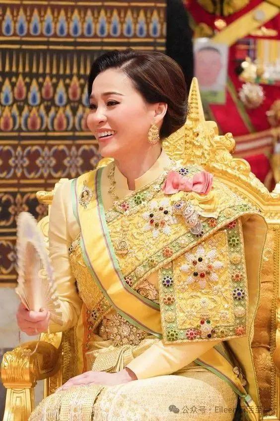 贵妃彻底失宠？9300亿王后又变美的泰王室有什么样的泼天富贵