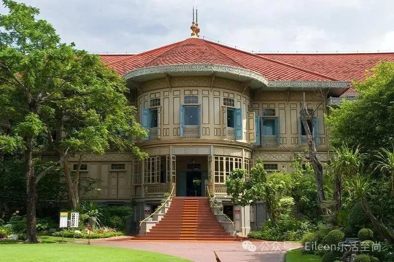 贵妃彻底失宠？9300亿王后又变美的泰王室有什么样的泼天富贵