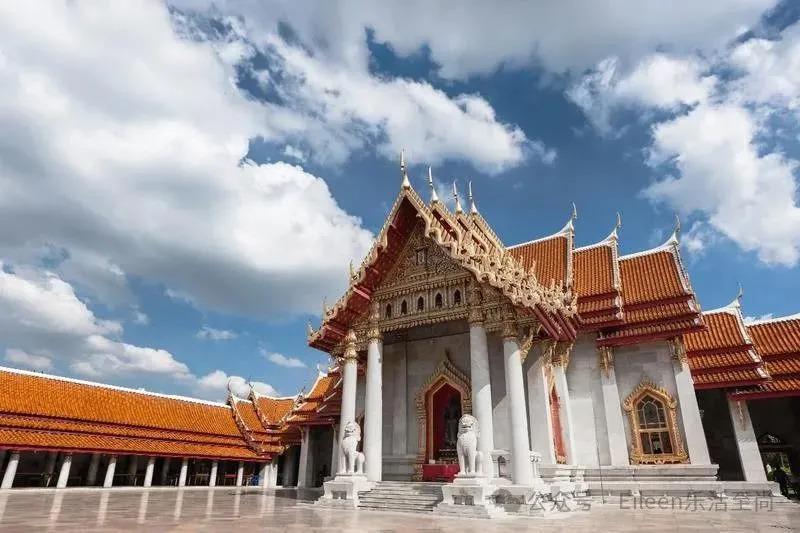 贵妃彻底失宠？9300亿王后又变美的泰王室有什么样的泼天富贵