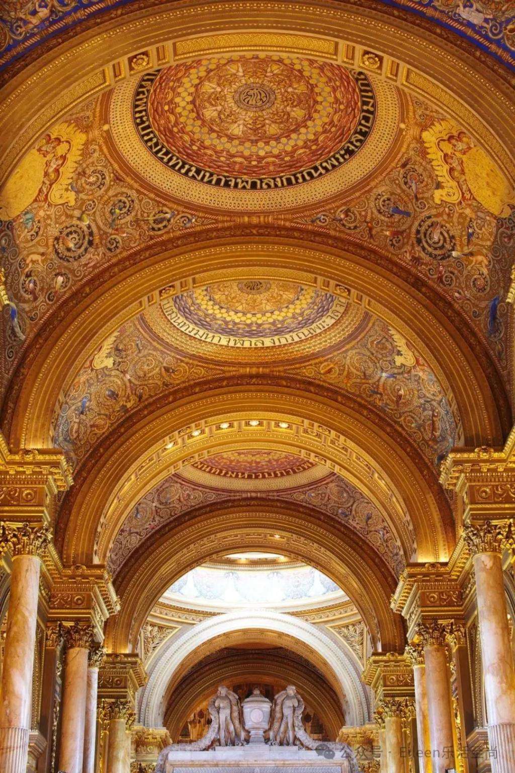 贵妃彻底失宠？9300亿王后又变美的泰王室有什么样的泼天富贵