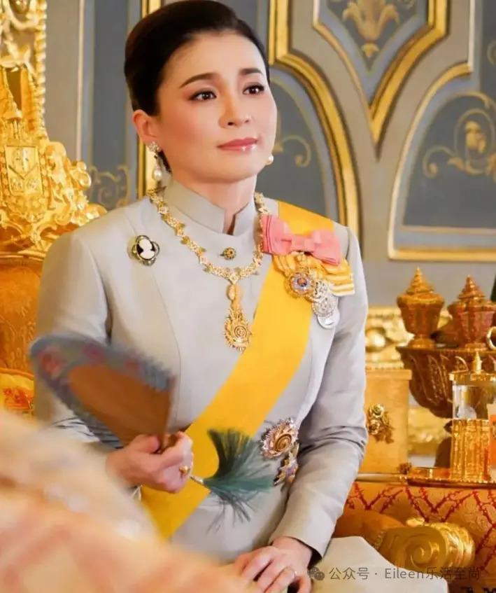 贵妃彻底失宠？9300亿王后又变美的泰王室有什么样的泼天富贵