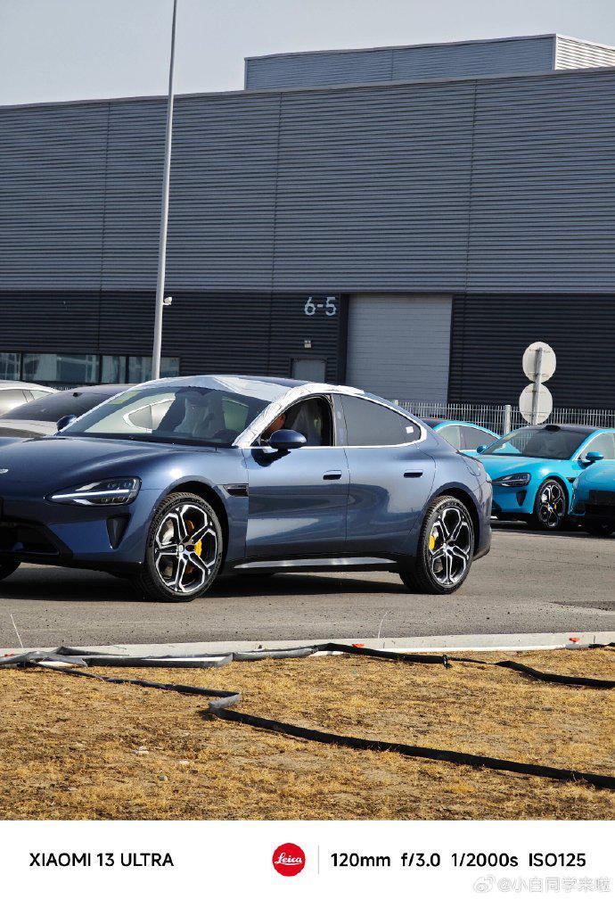 小米汽车SU7新配色蓝灰、橙、暗紫曝光，此前已官宣三种配色