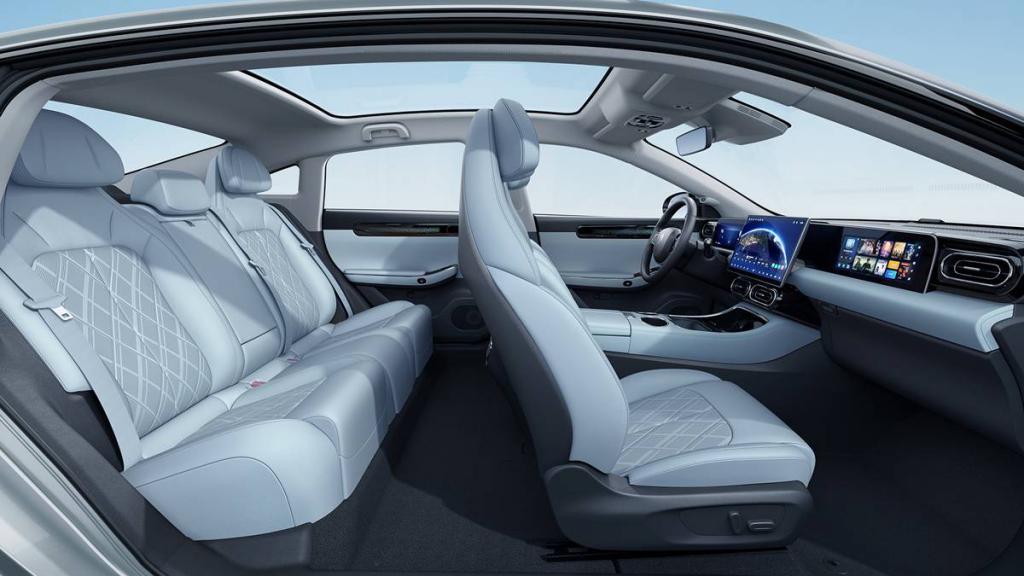 极氪卷完，零跑接着卷，16 万 的 C10 就有激光雷达 Orin-X 骁龙 8295