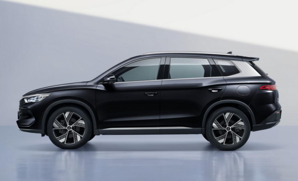 比亚迪开局就出“王炸”，看看谁破防了！