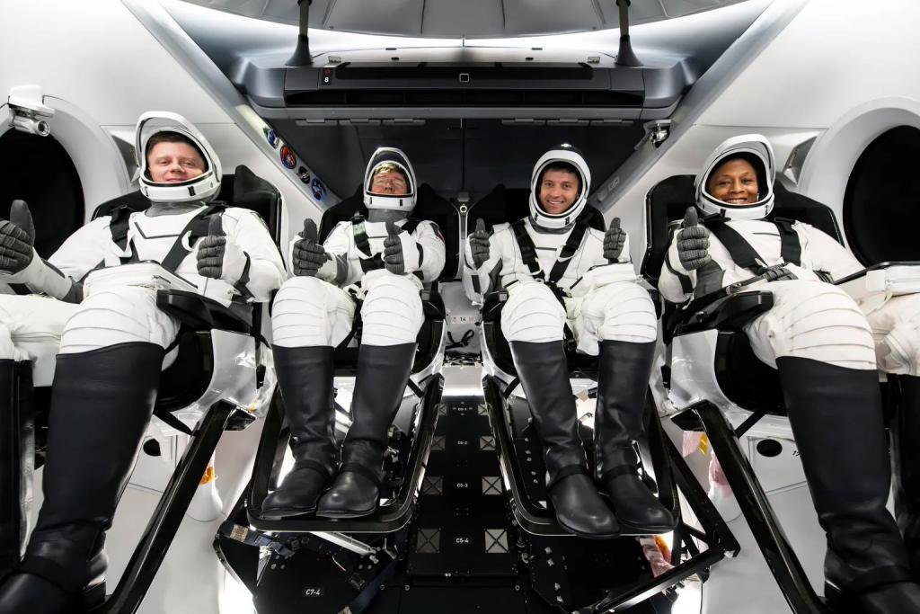 SpaceX 完成 NASA Crew-8 发射任务，把四名宇航员送往国际空间站