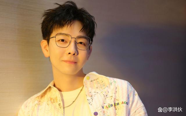 金晨被拍到登门拜访胡夏父母，感情更进一步？