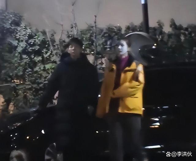 金晨被拍到登门拜访胡夏父母，感情更进一步？