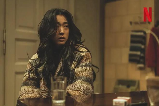 宋仲基新片上线，演技肉眼可见在变强，小透明女主更惊艳