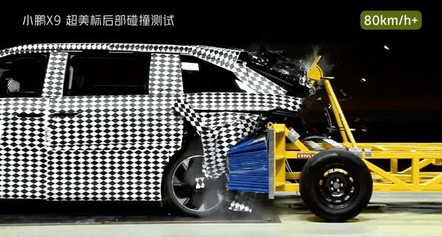 理想 MEGA 凭什么卖 56 万？