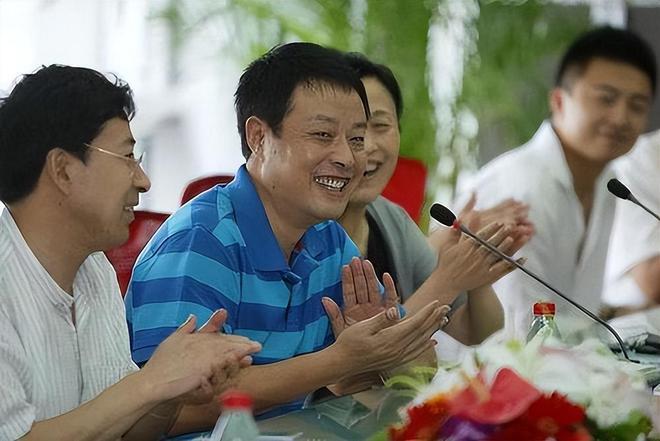 "央视最不靠谱的人":主持天气预报近30年的他,其实是个"临时工"