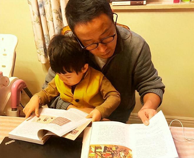 "央视最不靠谱的人":主持天气预报近30年的他,其实是个"临时工"