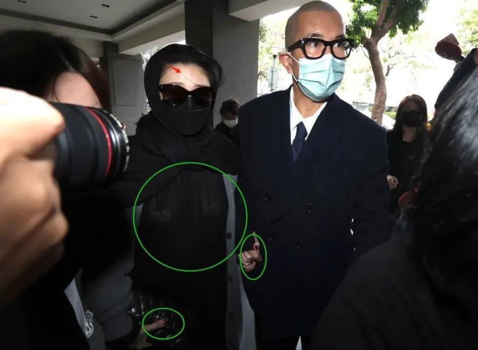 小S公公葬礼上，大S穿着遭质疑，黑人范玮琪牵手现身
