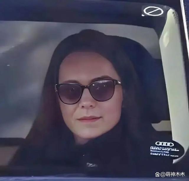 凯特王妃术后首露面！面相变样惹争议，威廉王子反应心虚