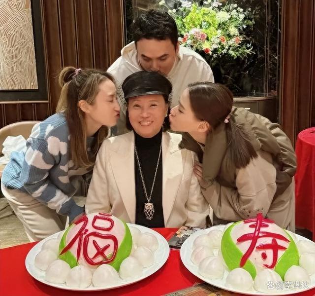 赌王三太低调庆70大寿，赌王去世后，姨太太们追求舒服
