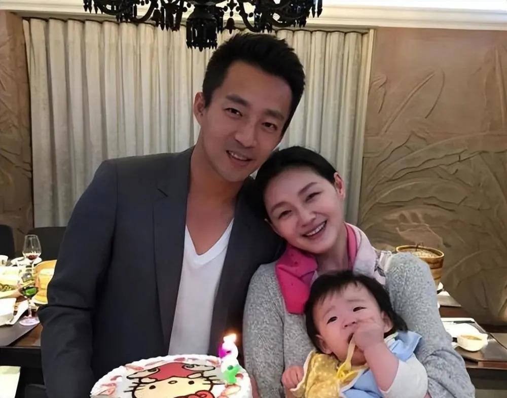 太尴尬！大S裙子被扒是汪小菲买的，连鞋子、发卡也都是前夫买的