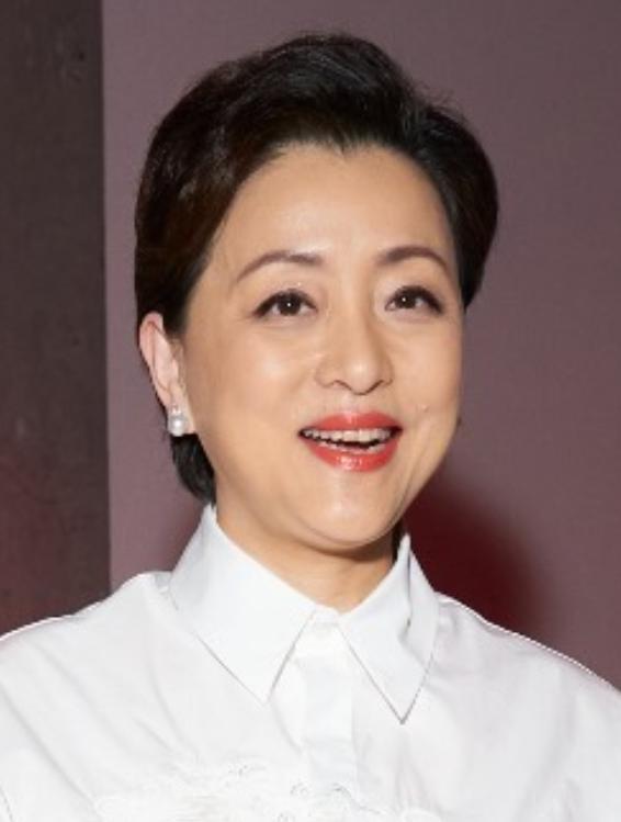 “童颜”是假的！皱纹堆积，眼窝凹陷，生图才是人间真实
