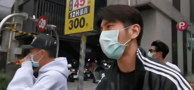 突发！贾静雯老公被带入警局，劝架被打左眼受伤充血
