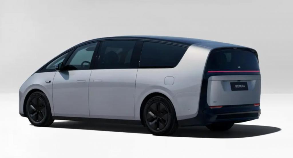 比亚迪降价，害惨理想？