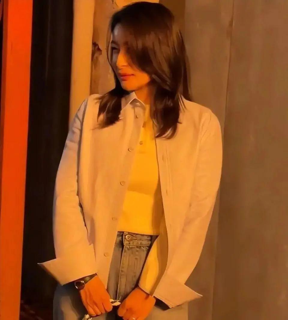 郭晶晶亮相米兰时装周,一身行头12万,不输大牌明星!