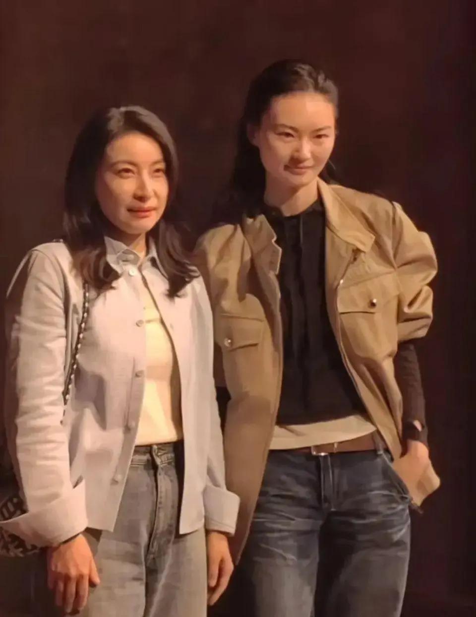 郭晶晶亮相米兰时装周,一身行头12万,不输大牌明星!