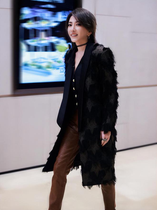 郭碧婷用珠圆玉润的身材，给白幼瘦女星上了一课