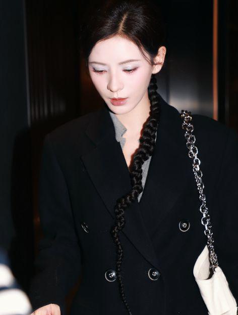 郭碧婷用珠圆玉润的身材，给白幼瘦女星上了一课