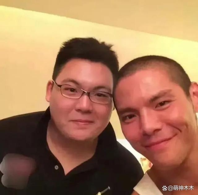 亲弟被骂长得丑，向佐怒骂营销号缺德，弟弟长相如何