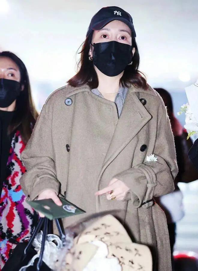 王鸥生女儿被婆家嫌弃？产后露面孕态明显，紧急复工赚钱