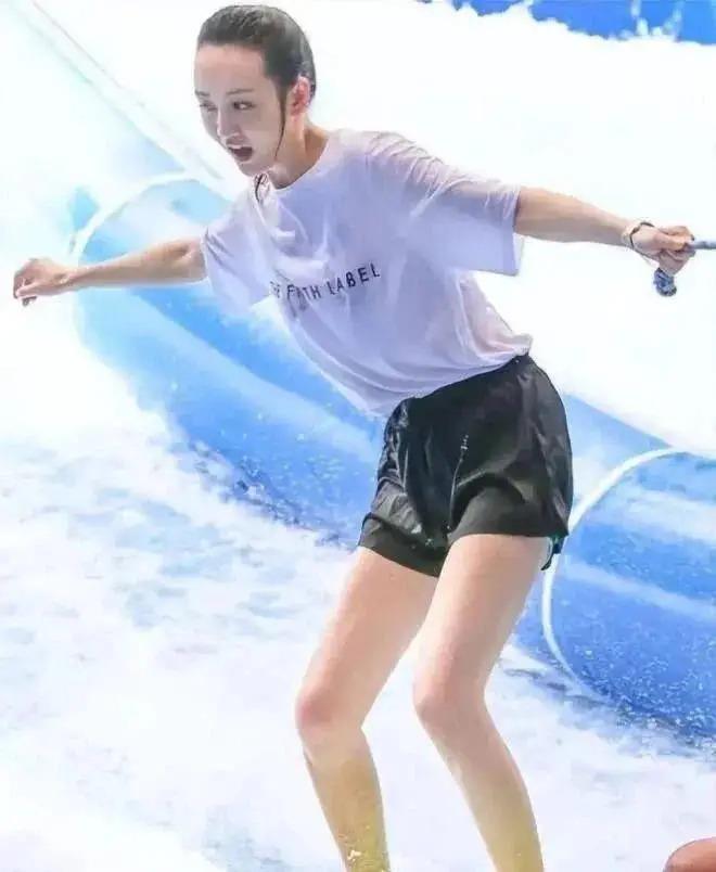 王鸥生女儿被婆家嫌弃？产后露面孕态明显，紧急复工赚钱
