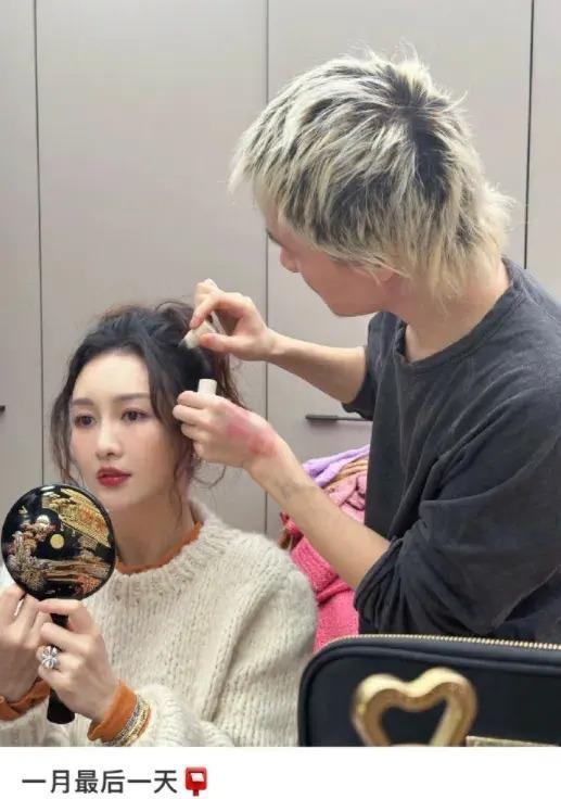 王鸥生女儿被婆家嫌弃？产后露面孕态明显，紧急复工赚钱