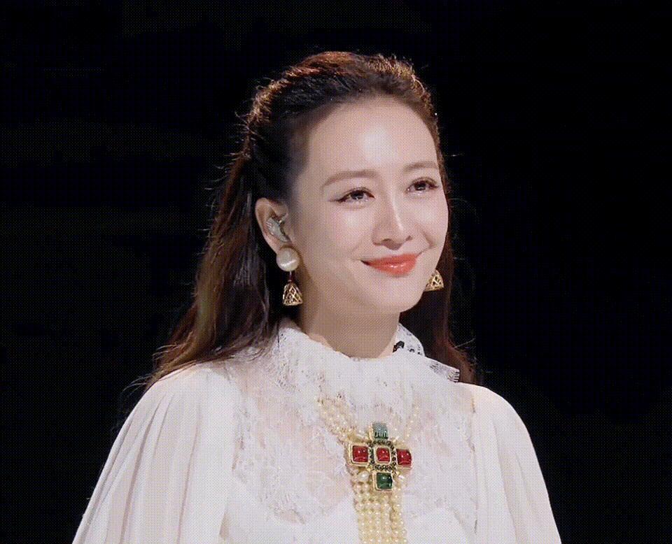 王鸥生女儿被婆家嫌弃？产后露面孕态明显，紧急复工赚钱